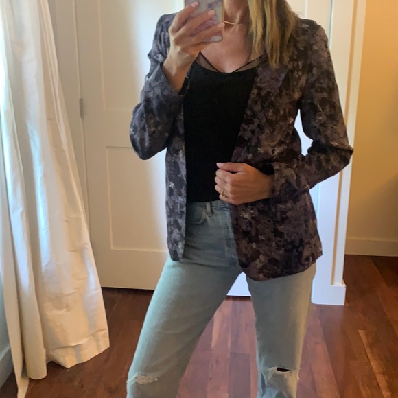 Talula blazer size 4 (from Aritzia). - Picture 1 of 3